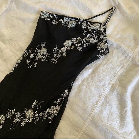 SOLD Stunning Vintage Y2K Asymmetrical Beaded Dress Cache Sz 6 - Picture 12 of 16